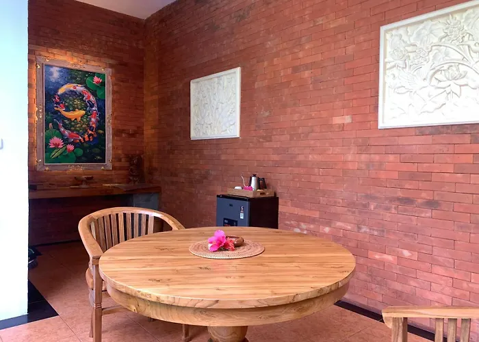 The Manja & Retreat Lovina Hotel